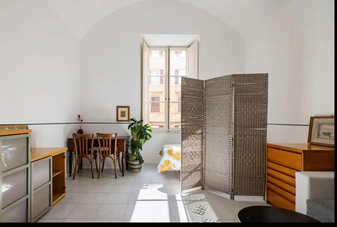 Apartment Romeo. Luminoso Appartamento Al Centro Di Roma Italy